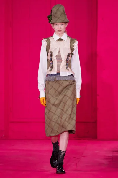 Look 11